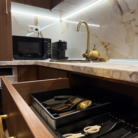 Elegant 2br In Center Apartament
